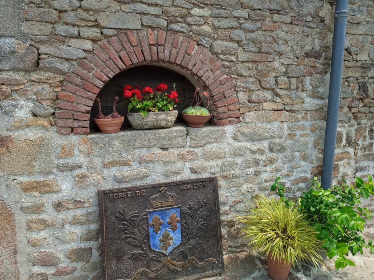 Chateau De Montmagner Arnac-la-Poste Exterior photo