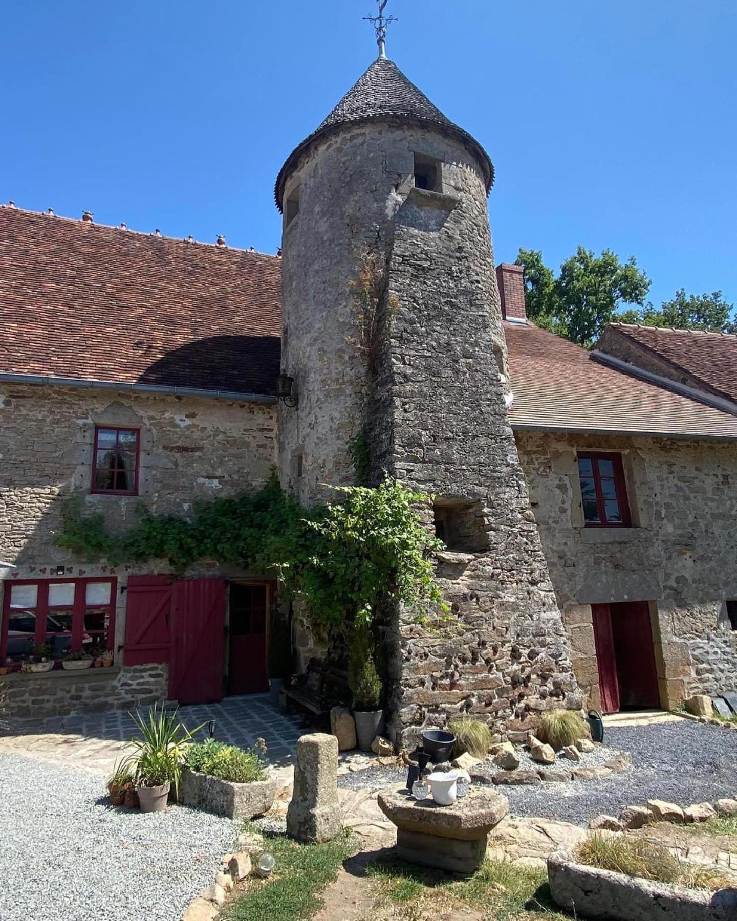 Chateau De Montmagner Arnac-la-Poste Exterior photo